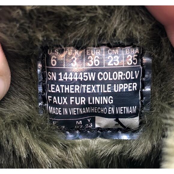 Skechers Womens On The Go City Booties US 6 WIDE Green Suede Water Repellent NIB - Picture 11 of 11